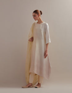 Ivory Ombre Kurta with Scalloped Organza Dupatta and pants