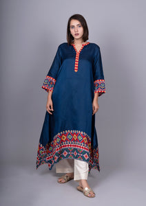 Navy Blue Solid Kurta With Asymmetric Patola Print Hemline.