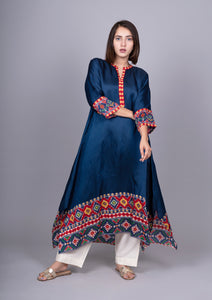 Navy Blue Solid Kurta With Asymmetric Patola Print Hemline.